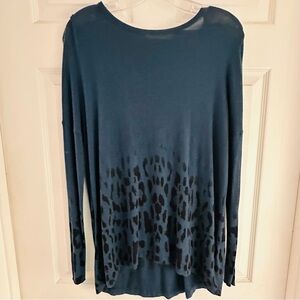 Elegant Teal Leopard Print Long Sleeve Light Sweater Top Size Small- Medium